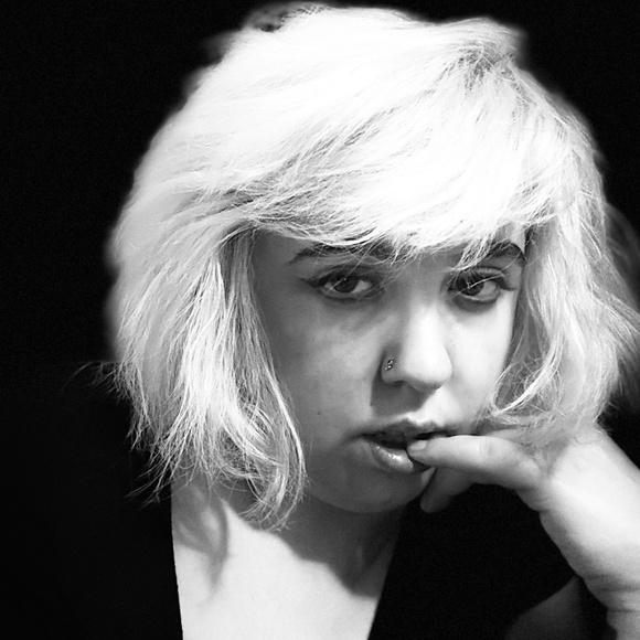 Kay Ros - Picture 4 of 5